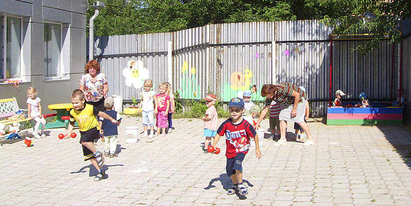 Спортивные занятия летом в детском саду